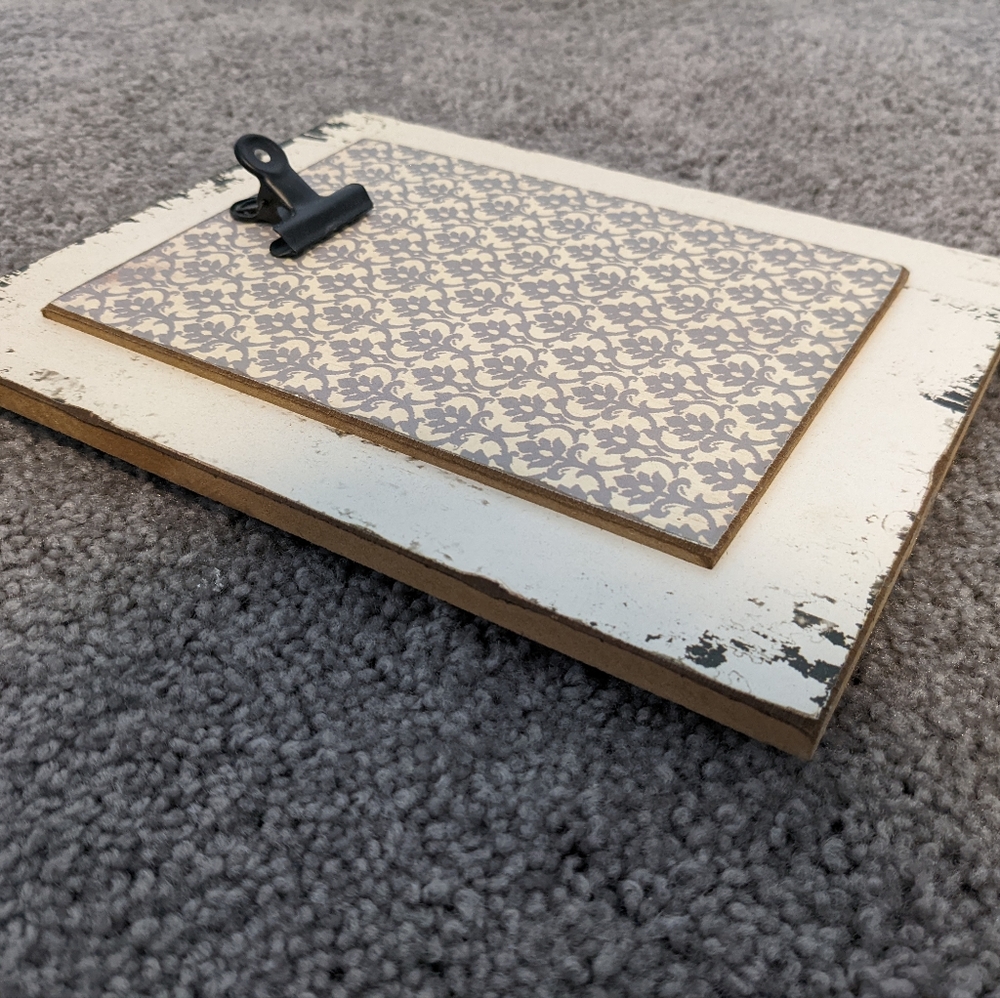 Rustic Photo Clip Frame - Picture 2 of 4
